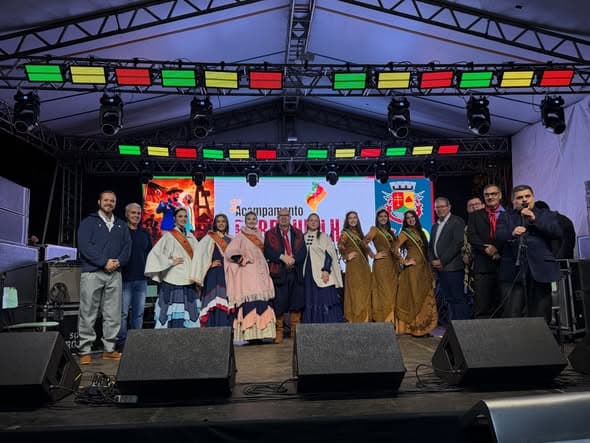 Autoridades estiveram presentes na Abertura Oficial